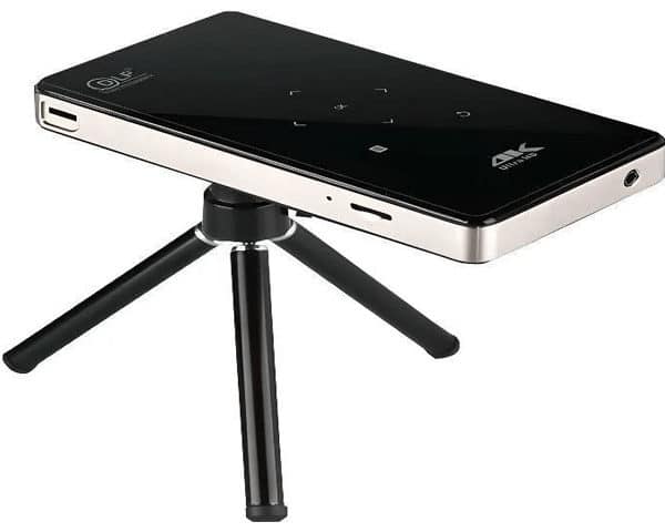 MINI PROJECTEUR INTELLIGENT PORTABLE PB09