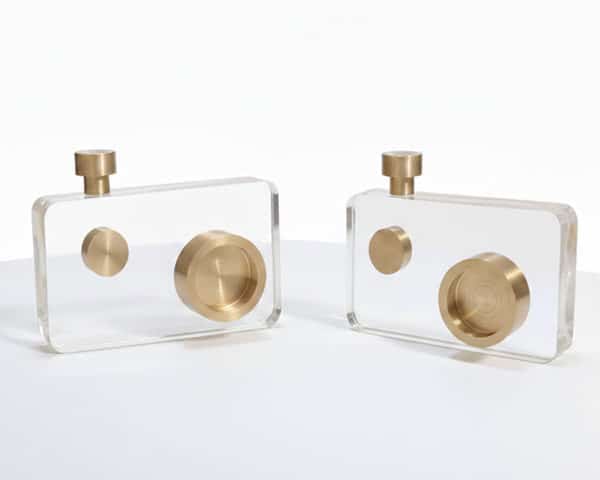 VASE DE DECORATION SET DE 2 PCS REF 6121A 6121B COULEUR BLANC /DORE Z